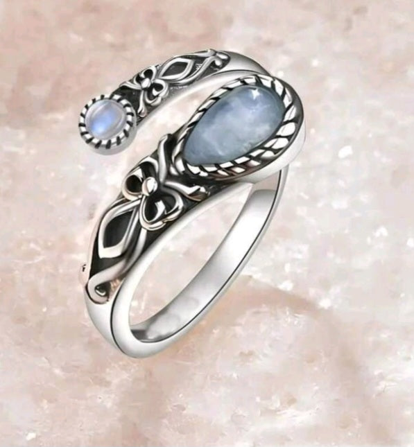 bague réglable en pierre de lune
