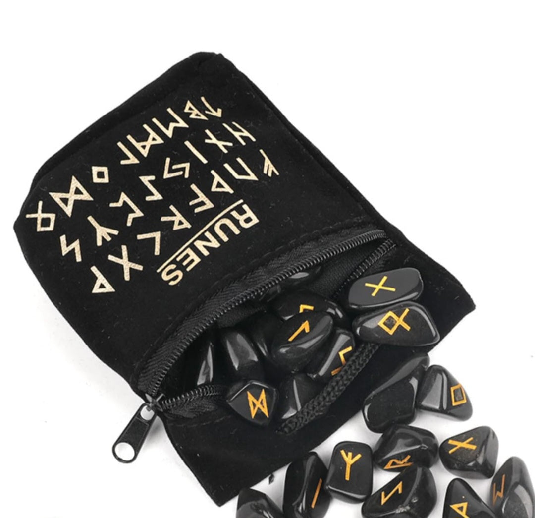 Runes en obsidienne noire